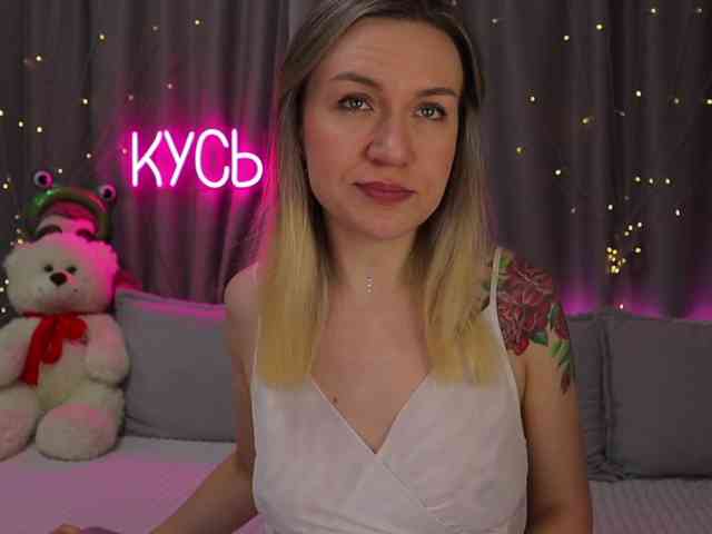 1-x Live Webcam on BongaCams