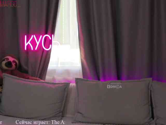 1-x Live Webcam on BongaCams