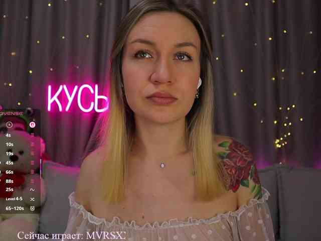 1-x Live Webcam on BongaCams