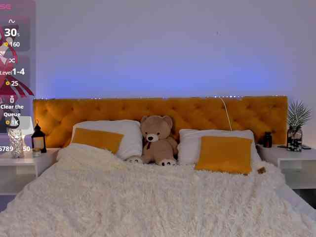 Lina-blueeyed webcam