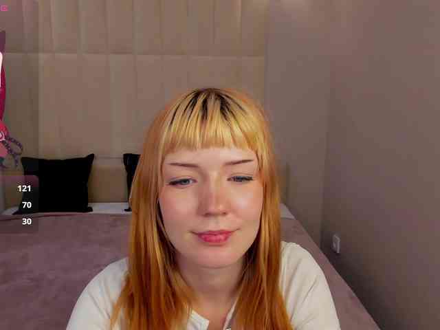 Lina-blueeyed webcam