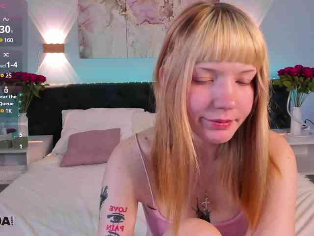 Lina-blueeyed webcam