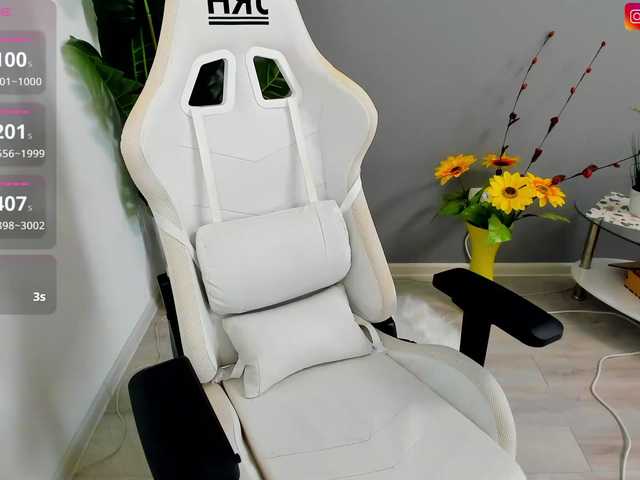 EveeEvian's BongaCams show and profile