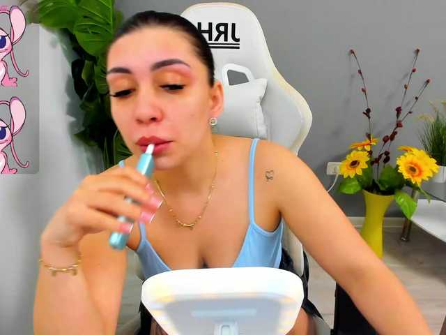 EveeEvian's BongaCams show and profile