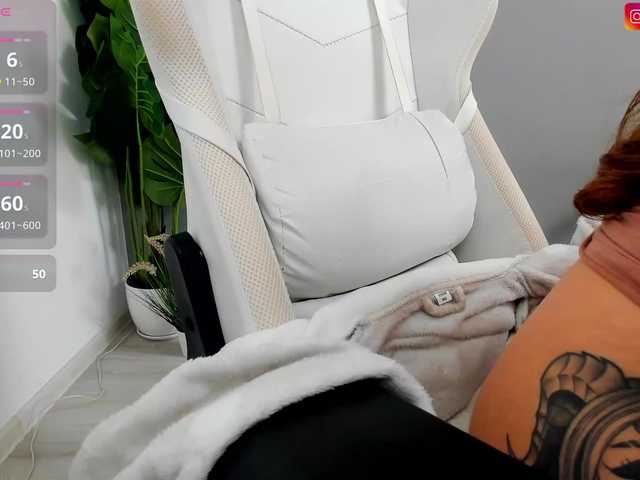 EveeEvian's BongaCams show and profile