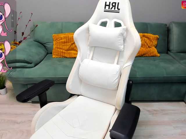 EveeEvian's BongaCams show and profile