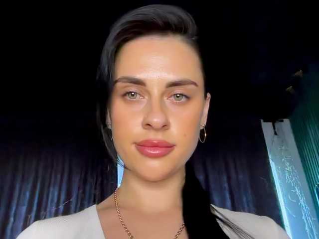 Anomaliya's BongaCams show and profile