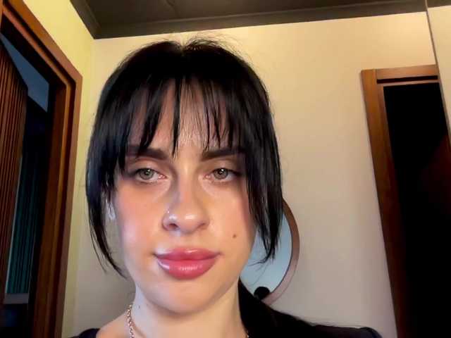 Anomaliya's BongaCams show and profile