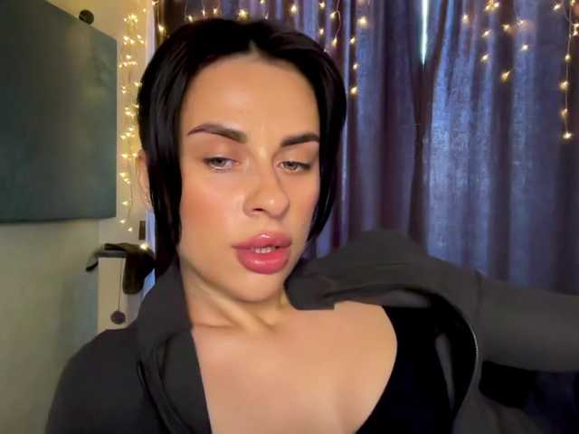 Anomaliya's BongaCams show and profile