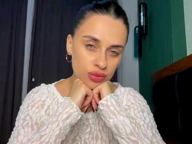 Anomaliya's BongaCams show and profile