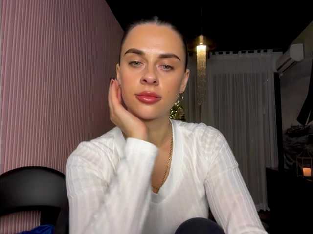 Anomaliya's BongaCams show and profile