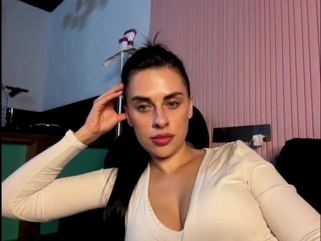 Anomaliya's BongaCams show and profile