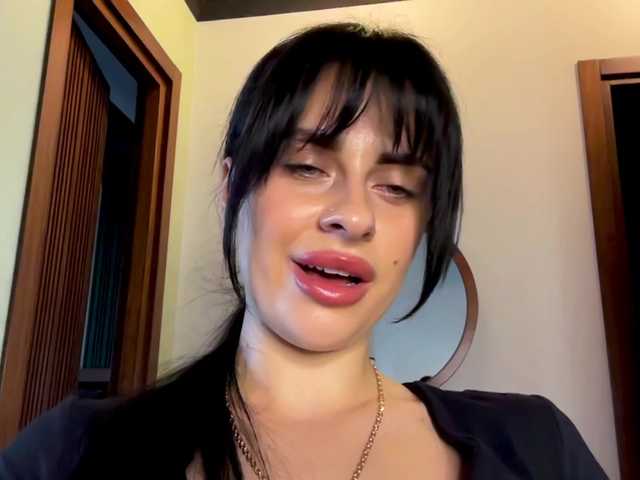 Anomaliya's BongaCams show and profile