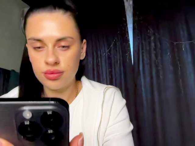 Anomaliya's BongaCams show and profile