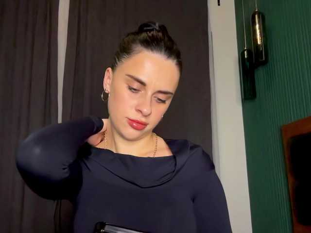 Anomaliya's BongaCams show and profile