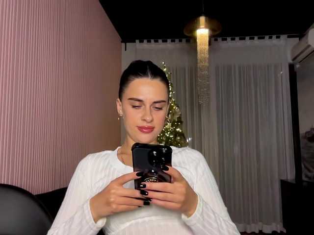 Anomaliya's BongaCams show and profile