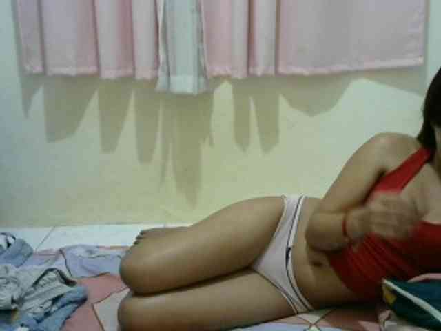 webcam striptease Hottie-Shei
