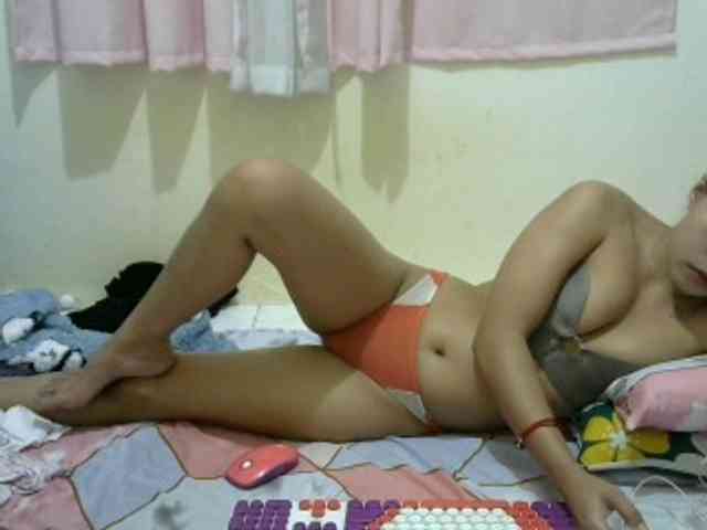 Hottie-Shei webcam