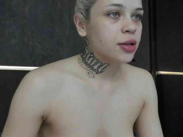 blondymee webcam