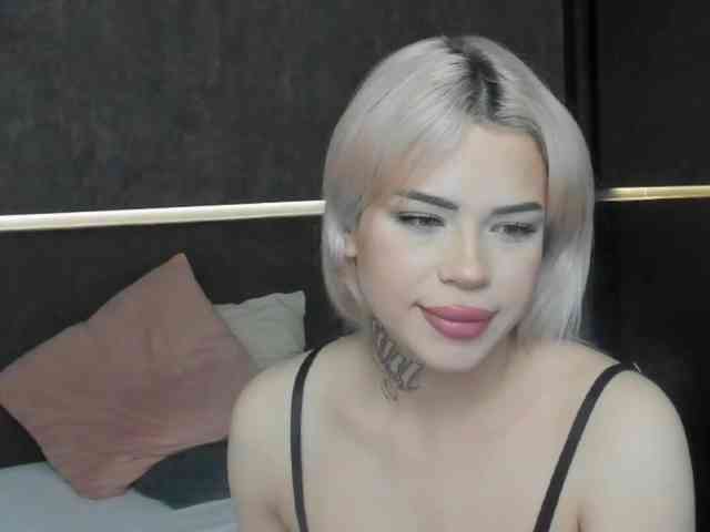 blondymee webcam