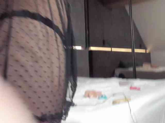 blondymee webcam