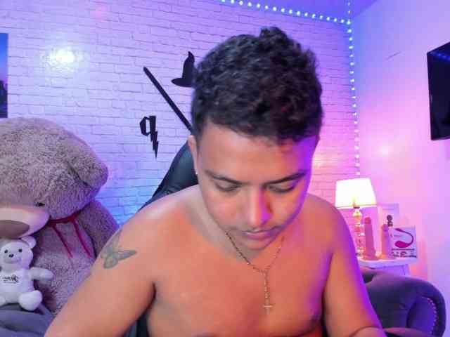 Yvonne-Naughty Live Webcam on BongaCams