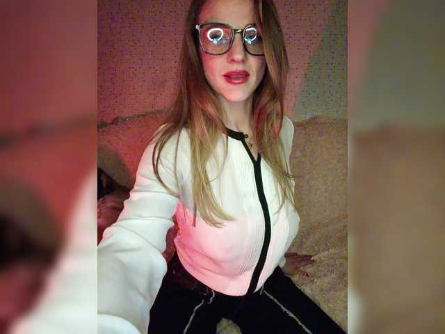 -MAlVINKA-'s BongaCams show and profile