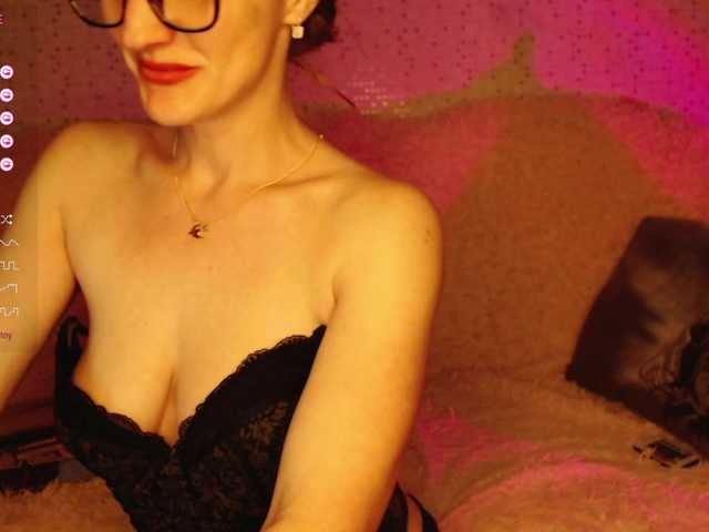 -MAlVINKA-'s BongaCams show and profile