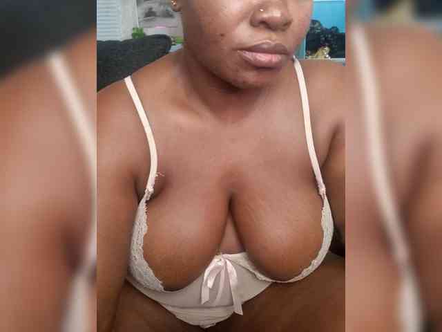 Honeyglowlive webcam