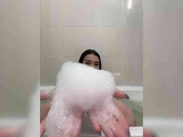 Akadori Live Webcam on BongaCams