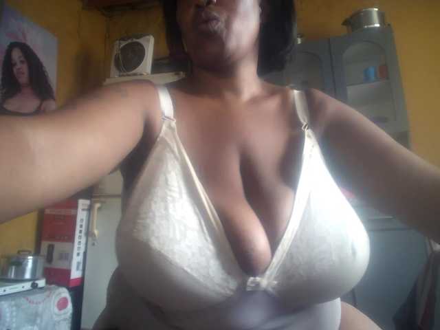 Melonboobs1's BongaCams show and profile