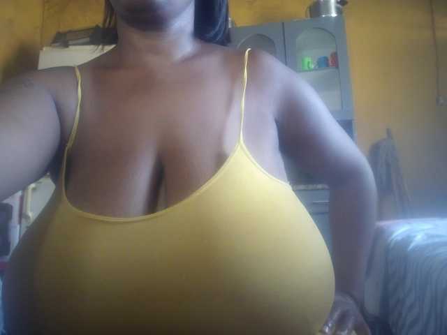 Melonboobs1 from BongaCams