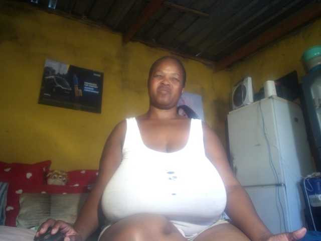 Melonboobs1's BongaCams show and profile