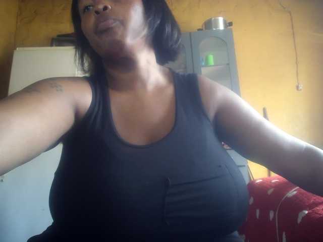 Melonboobs1's BongaCams show and profile