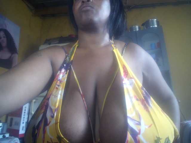 Melonboobs1's BongaCams show and profile