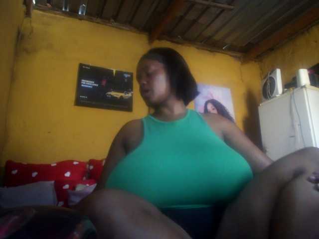 Melonboobs1 live cam profile