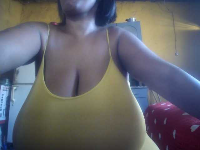 Melonboobs1's BongaCams show and profile