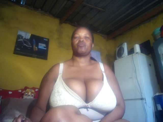 Melonboobs1's BongaCams show and profile