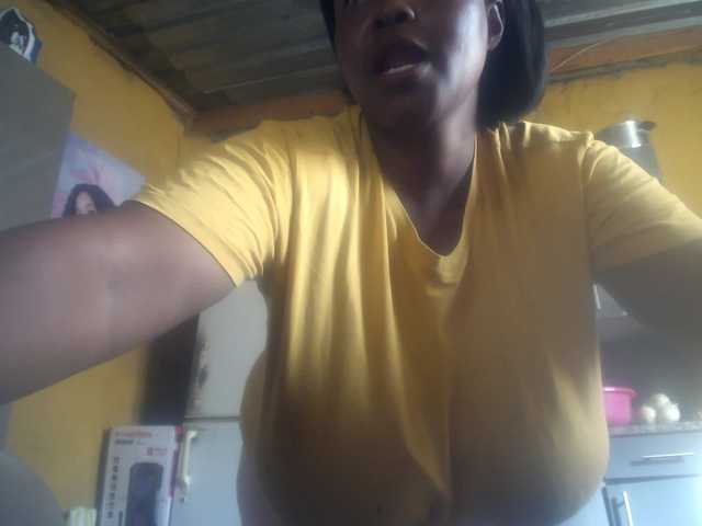 Melonboobs1's BongaCams show and profile