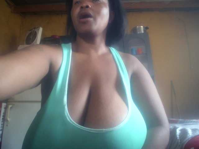 Melonboobs1's BongaCams show and profile