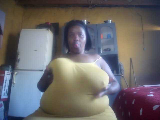 Melonboobs1's BongaCams show and profile