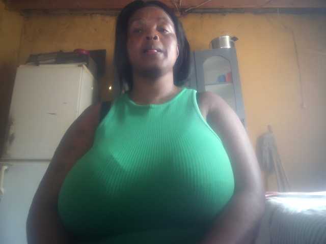 Melonboobs1's BongaCams show and profile