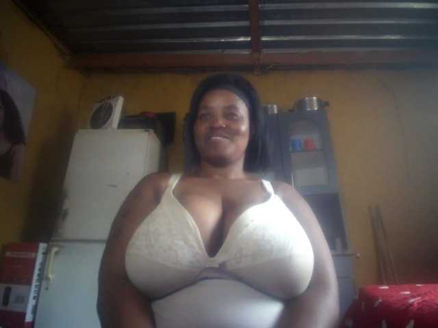 Melonboobs1's BongaCams show and profile