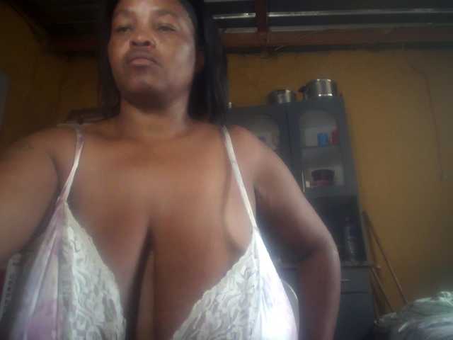 Melonboobs1's BongaCams show and profile