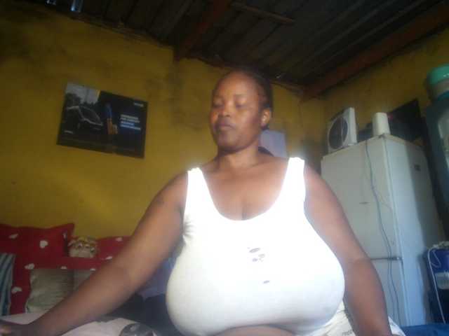 Melonboobs1's BongaCams show and profile