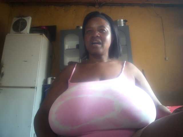 Melonboobs1's BongaCams show and profile