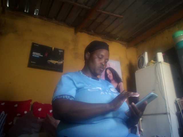 Melonboobs1's BongaCams show and profile