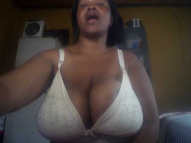 Melonboobs1's BongaCams show and profile