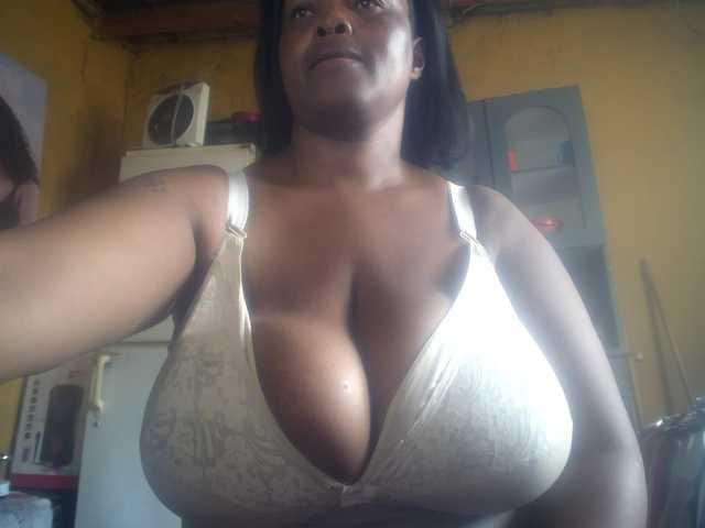 Melonboobs1's BongaCams show and profile