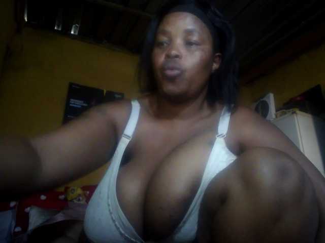 Melonboobs1's BongaCams show and profile